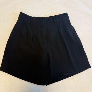 Babaton Pleated Mid-Thigh Short - Black